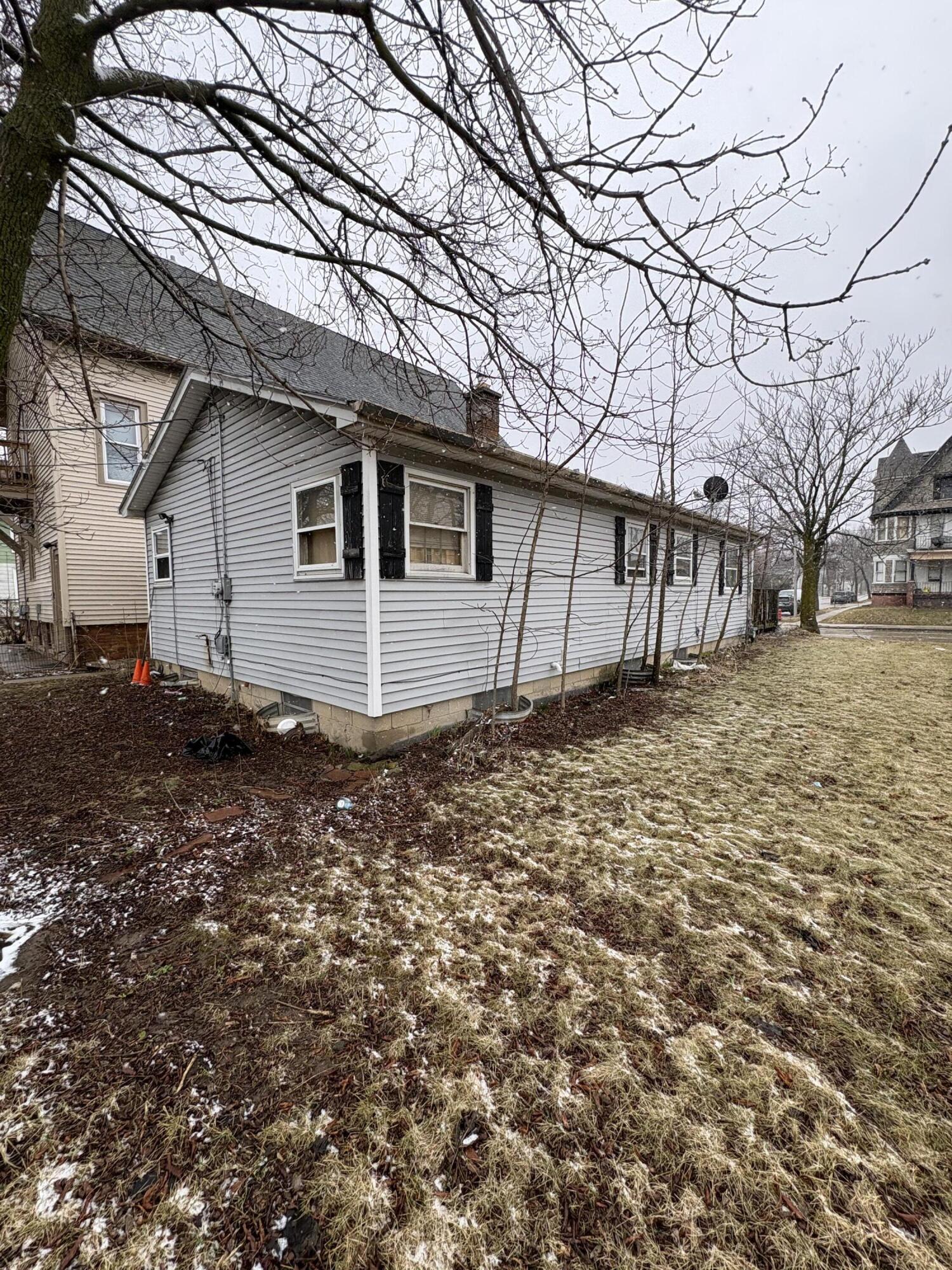 2048 North 35th Street Milwaukee, WI 53208 - Photo 14 of 16 IMG_6762