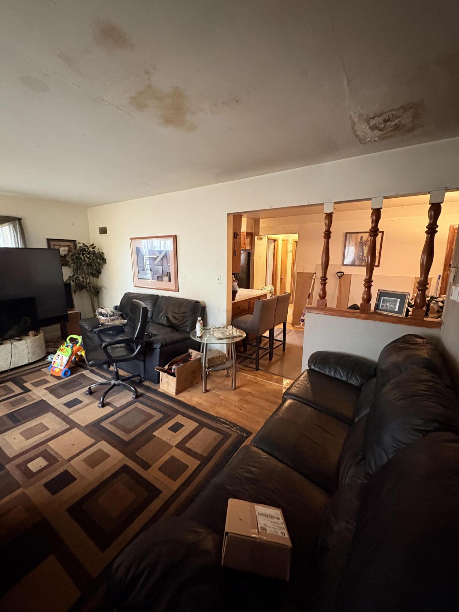 2048 North 35th Street Milwaukee, WI 53208 - Photo 2 of 16 IMG_6758