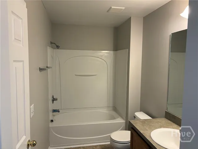 $2,200 | 119 Fairgreen Street, Savannah, GA 31407