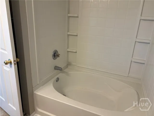 $2,200 | 119 Fairgreen Street, Savannah, GA 31407