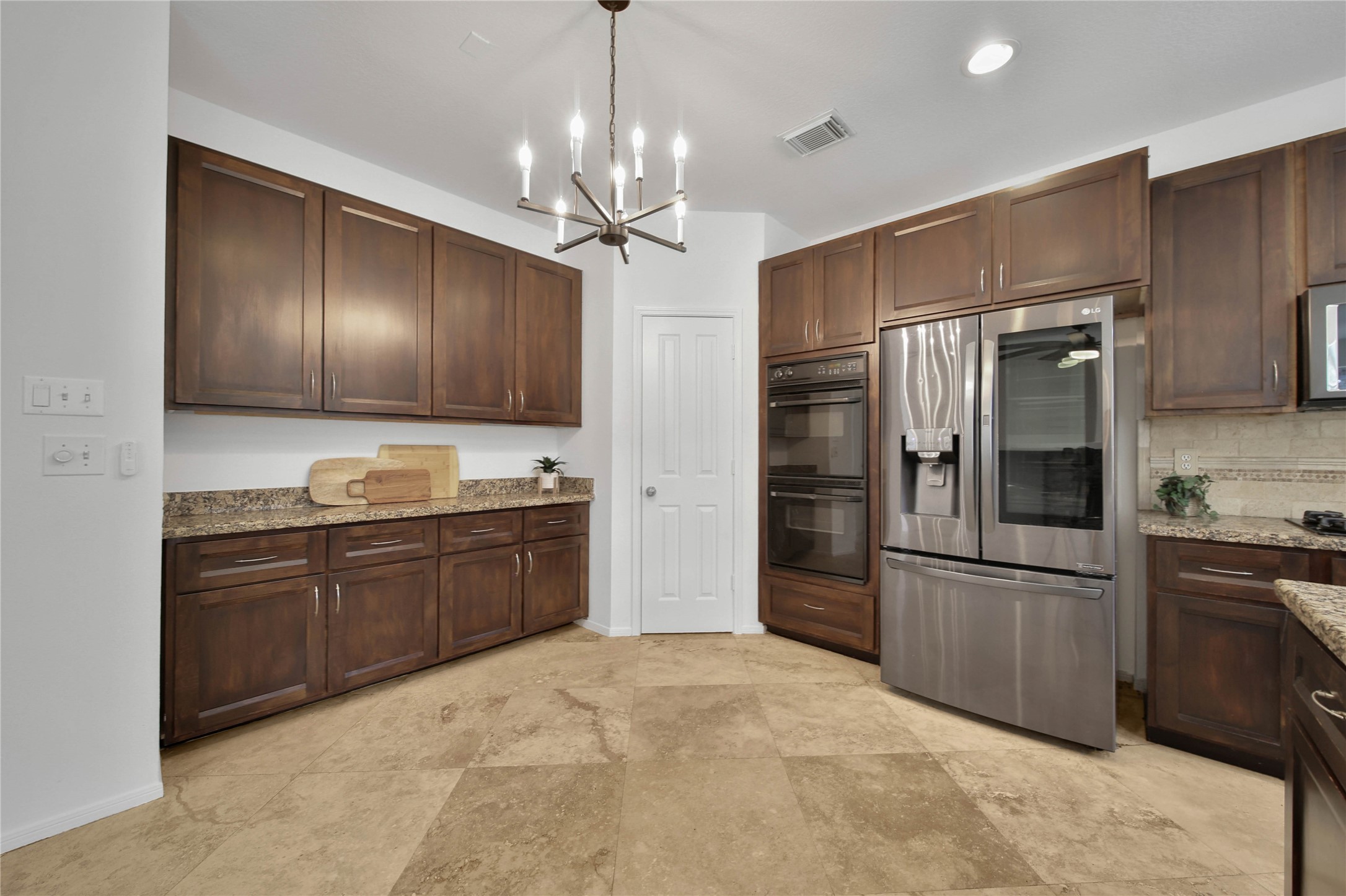 7 Churchdale Place Spring, TX 77382 - Photo 17 of 40 Breakfast nook