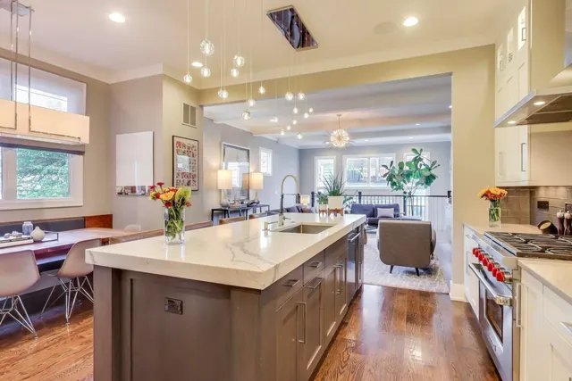 $1,750,000 | 1820 West Farragut Avenue, Chicago, IL 60640