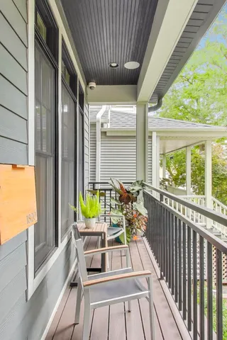 $1,750,000 | 1820 West Farragut Avenue, Chicago, IL 60640