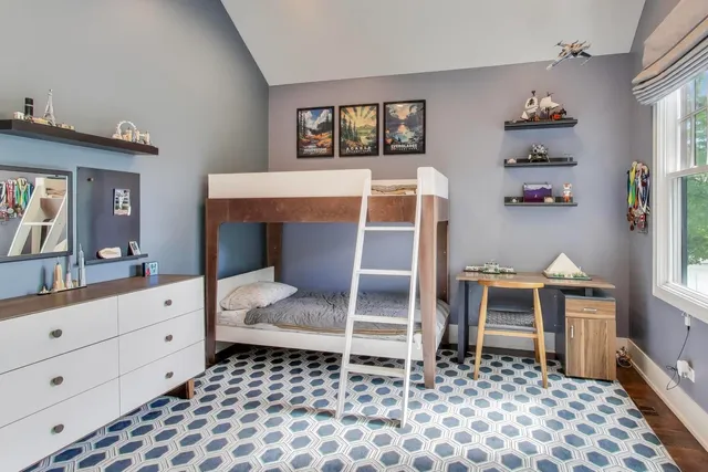 $1,750,000 | 1820 West Farragut Avenue, Chicago, IL 60640