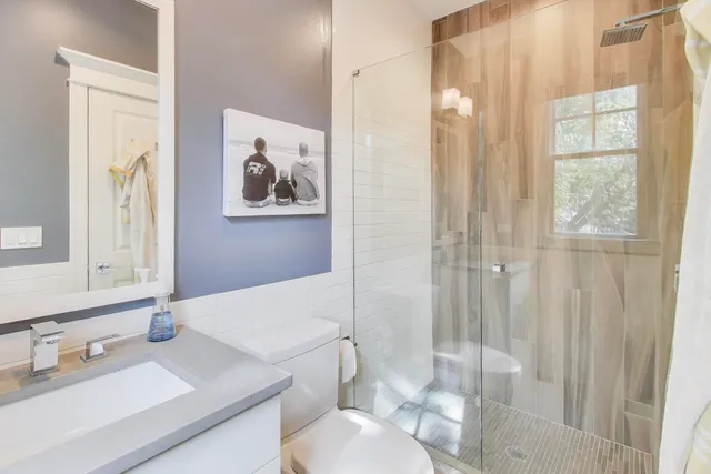 $1,750,000 | 1820 West Farragut Avenue, Chicago, IL 60640