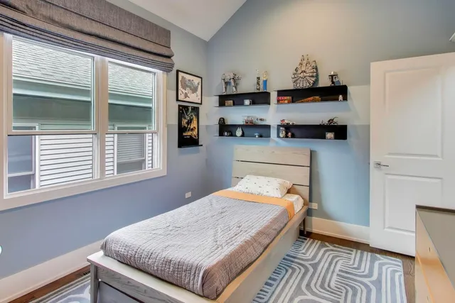 $1,750,000 | 1820 West Farragut Avenue, Chicago, IL 60640