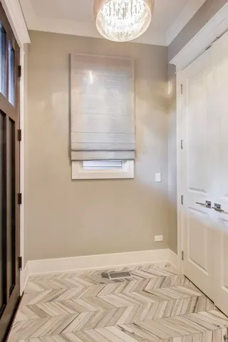 $1,750,000 | 1820 West Farragut Avenue, Chicago, IL 60640