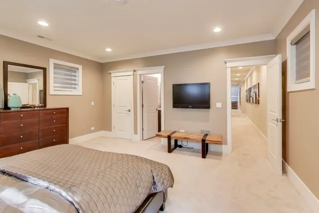 $1,750,000 | 1820 West Farragut Avenue, Chicago, IL 60640