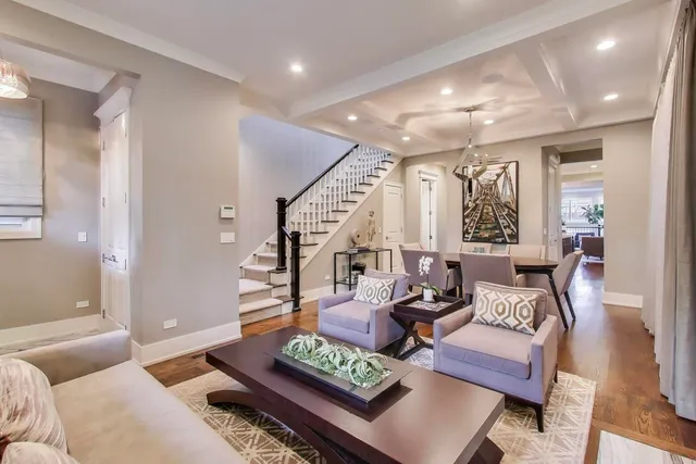 $1,750,000 | 1820 West Farragut Avenue, Chicago, IL 60640