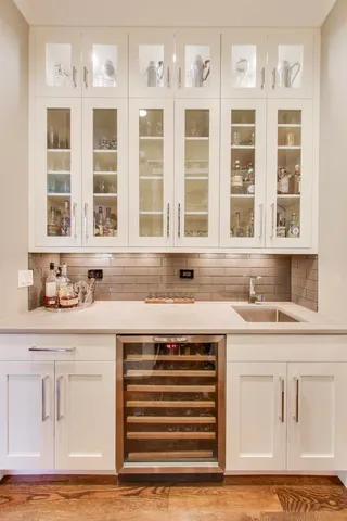 $1,750,000 | 1820 West Farragut Avenue, Chicago, IL 60640