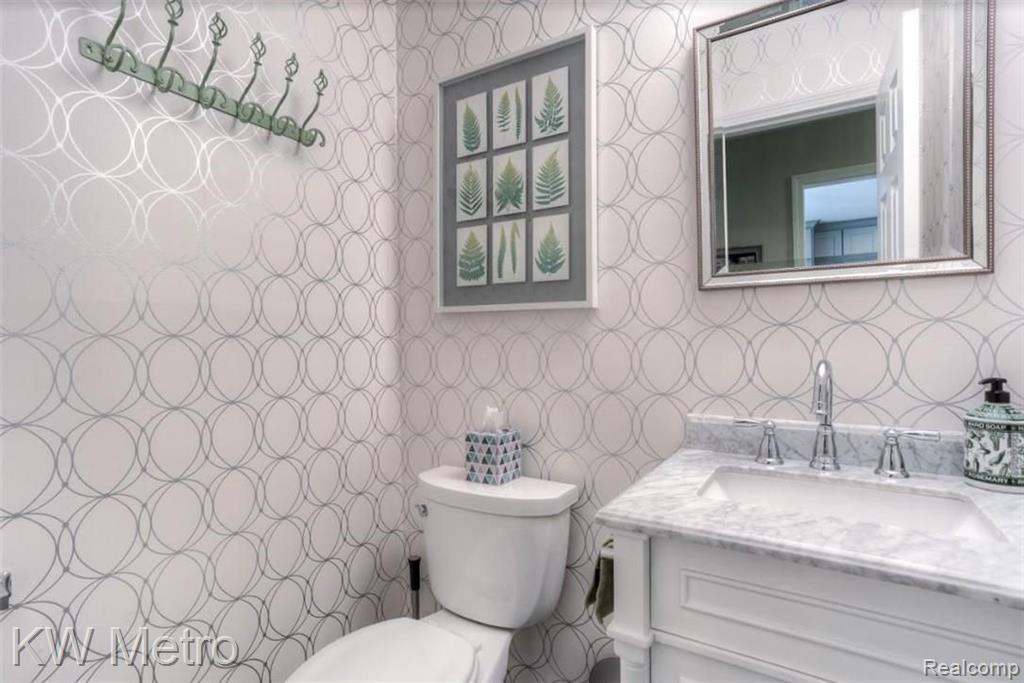 1137 Pine Ridge Court Rochester Hills, MI 48306 - Photo 13 of 27