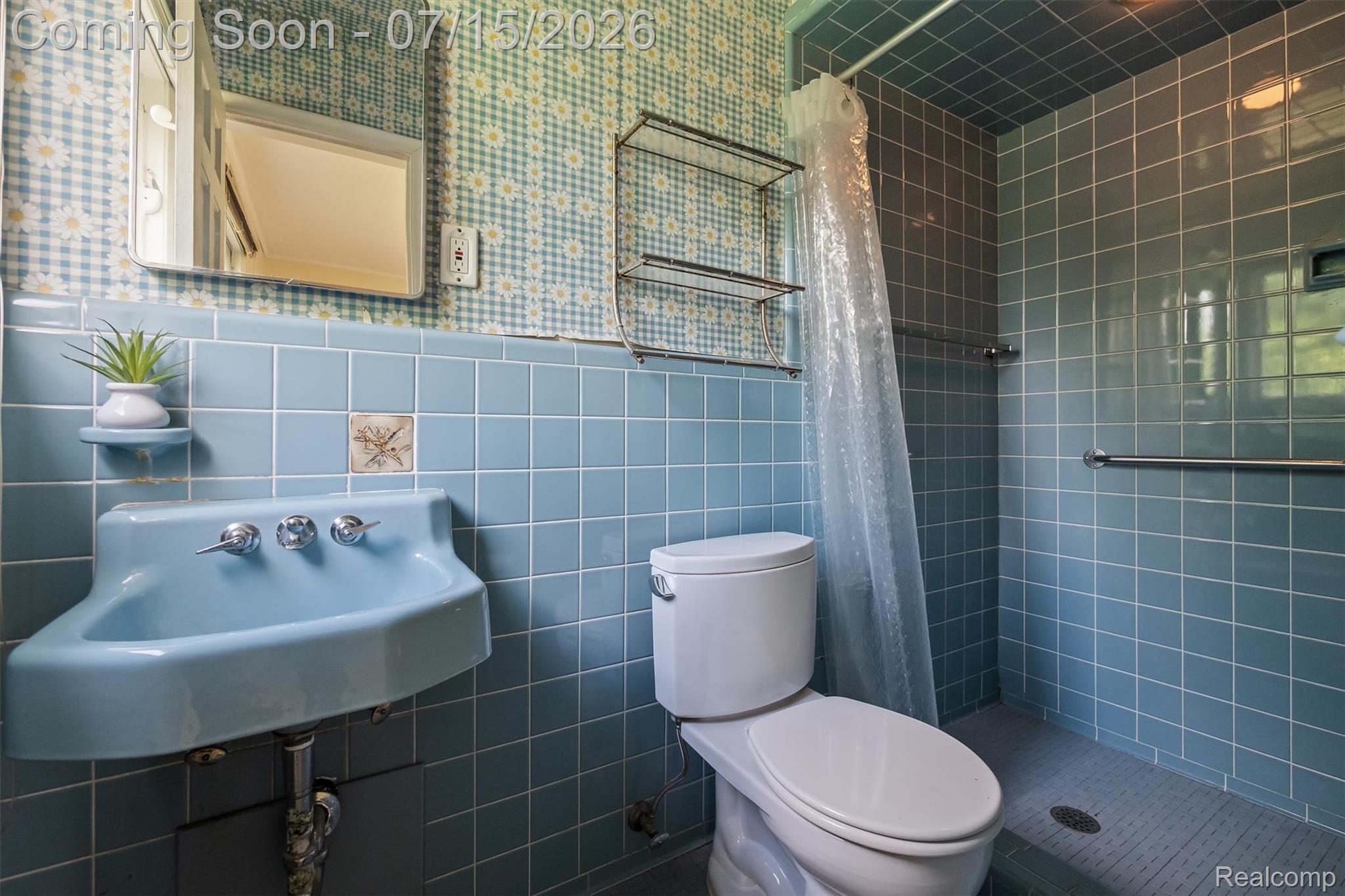 1151 Peveril Road Bloomfield Hills, MI 48304 - Photo 28 of 39 Charming baby blue tile and a walk-in shower