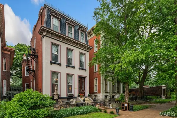 $849,000 | 2012 Lafayette Avenue, St. Louis, MO 63104