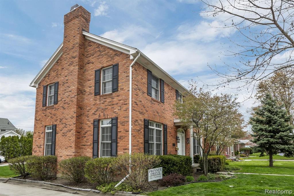 1110 Vernier Road Grosse Pointe Woods, MI 48236 - Photo 3 of 33