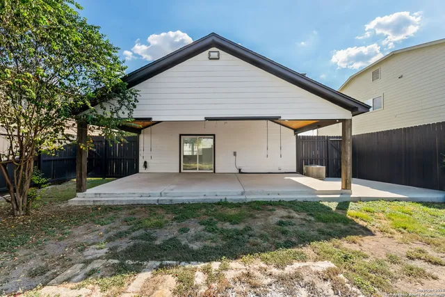 $1,900 | 5407 Moreville Farm, San Antonio, TX 78228