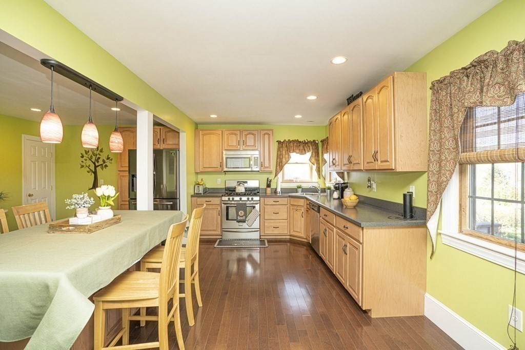 332 Alden Road Fairhaven, MA 02719 - Photo 15 of 31