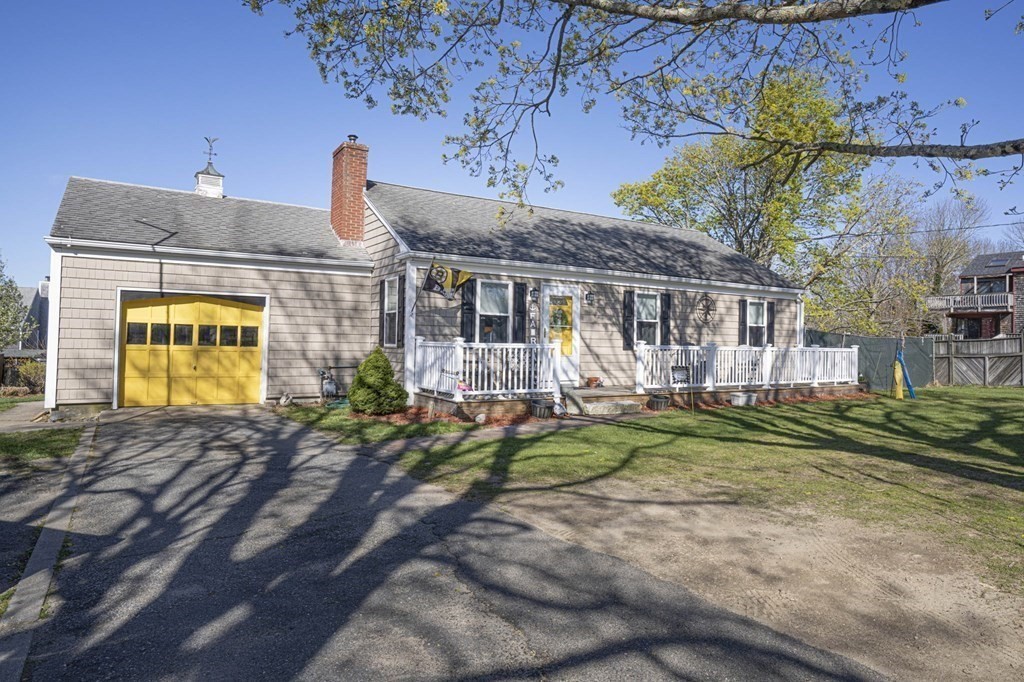 332 Alden Road Fairhaven, MA 02719 - Photo 2 of 31