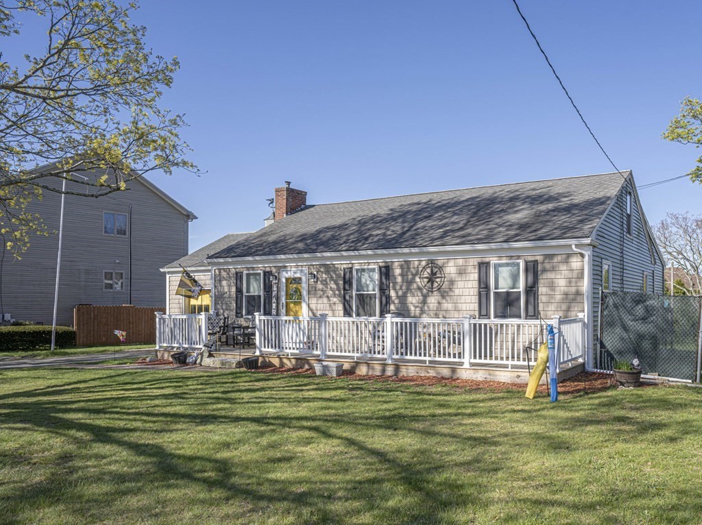 332 Alden Road Fairhaven, MA 02719 - Photo 3 of 31