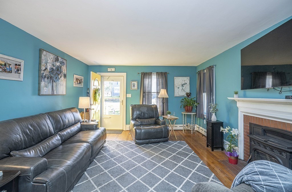 332 Alden Road Fairhaven, MA 02719 - Photo 7 of 31