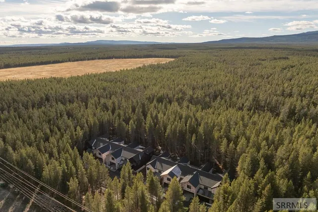 $795,000 | 4355 Yeti Lane, Island Park, ID 83429