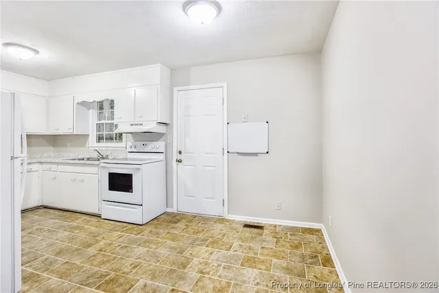 $875 | 828 Pilot Avenue, Fayetteville, NC 28303