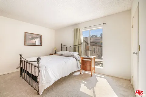 $725,000 | 4242 Stansbury Avenue, Unit 116, Sherman Oaks, CA 91423