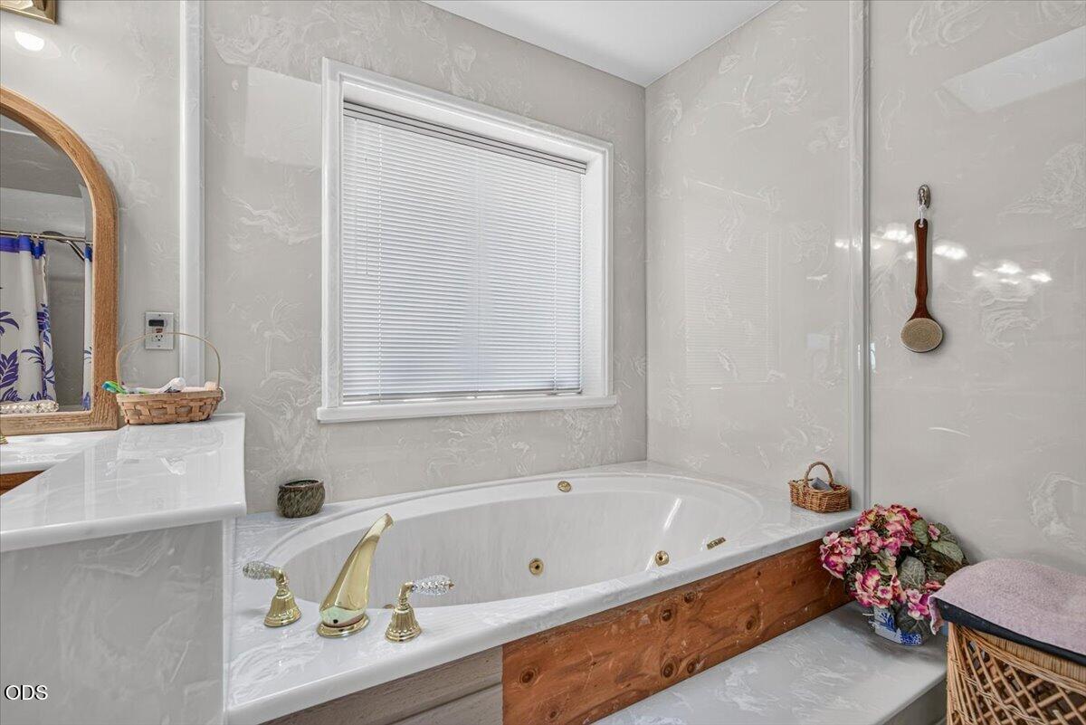 6590 Hillcrest Road Medford, OR 97504 - Photo 38 of 117 Gallery Image 38