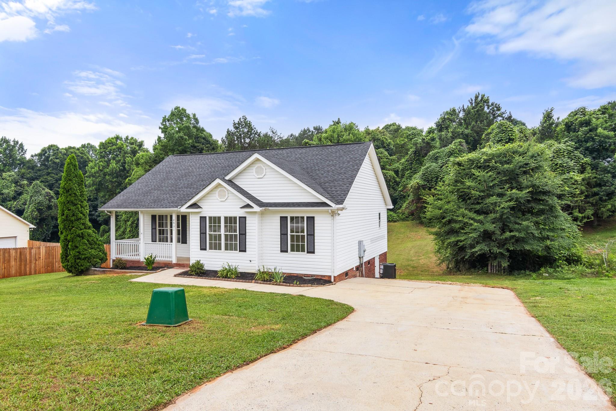 2931 Greenleaf Road Clover, SC 29710 - Photo 4 of 36