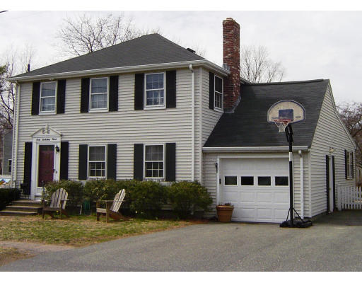 40 Berkshire Road Needham, MA 02492 - Photo 1 of 9