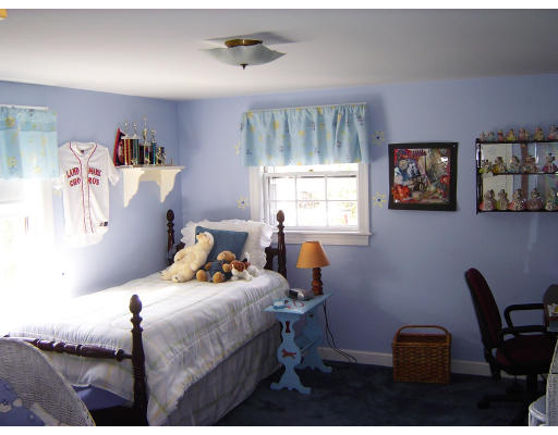 40 Berkshire Road Needham, MA 02492 - Photo 7 of 9