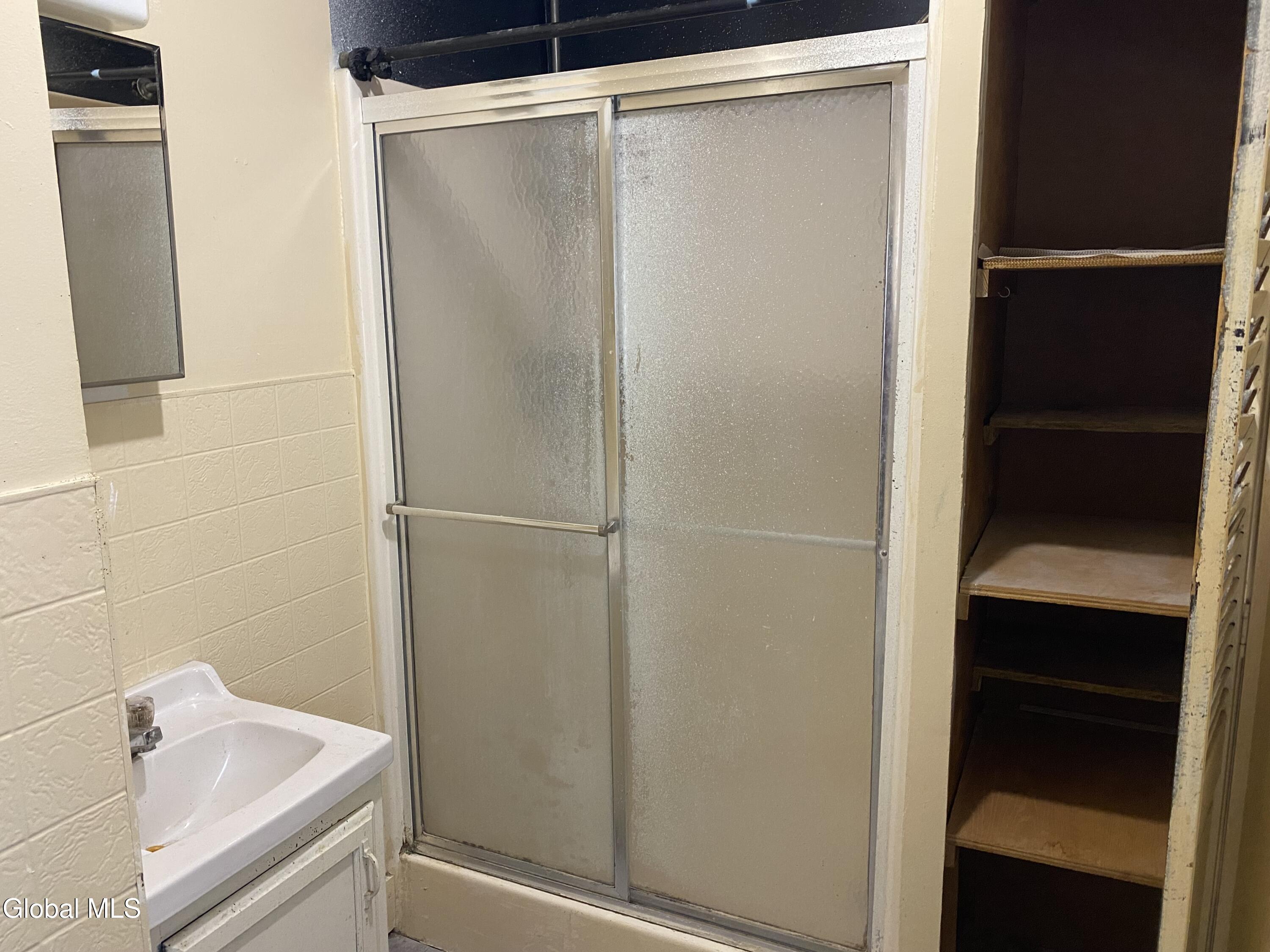 1337 Chrisler Avenue Schenectady, NY 12303 - Photo 8 of 15 IMG_8693 (1)