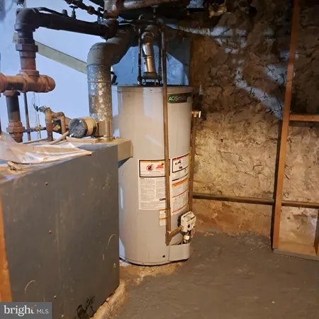 a view of a storage & utility room