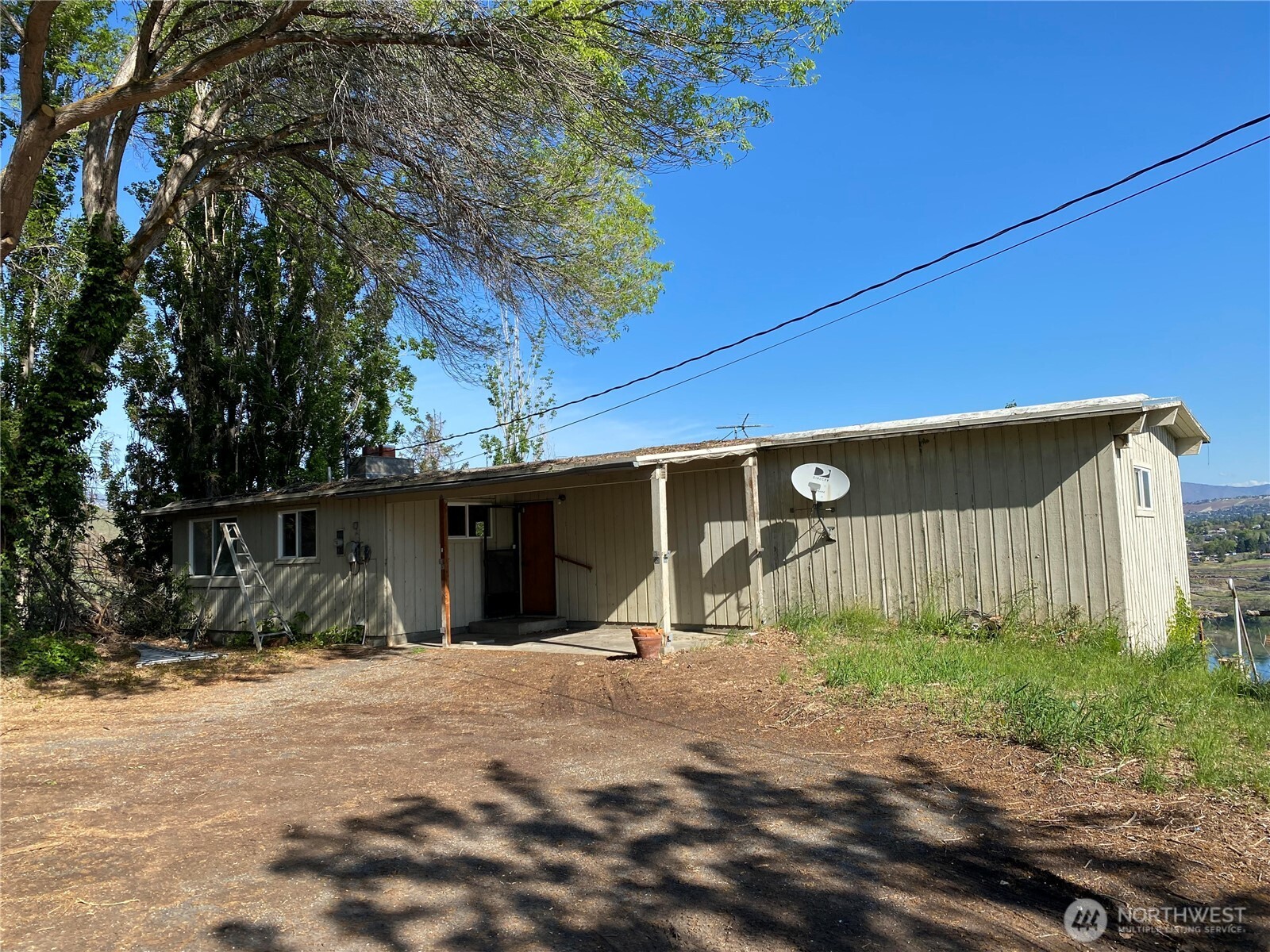 2423 Hedges Road Wenatchee, WA 98801 - Photo 1 of 21