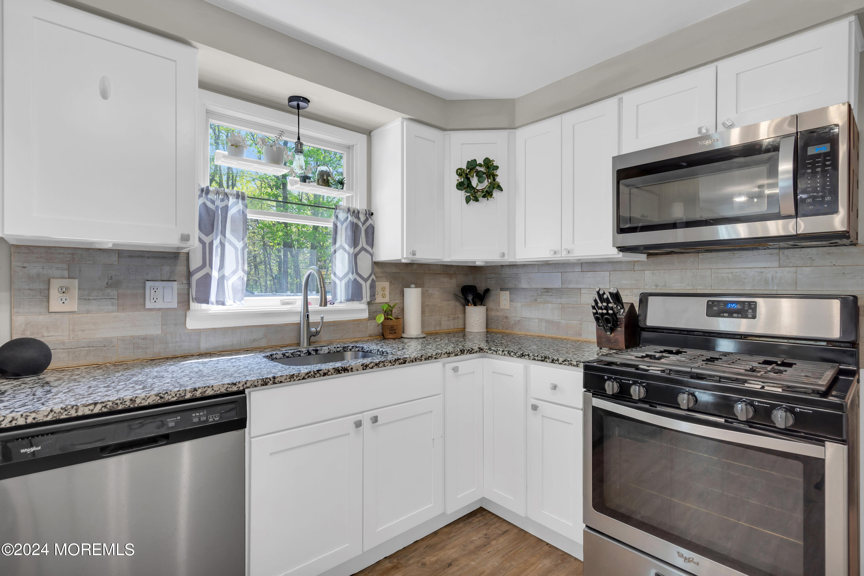 33 Beacon Drive Barnegat, NJ 08005 - Photo 13 of 32 kitchen