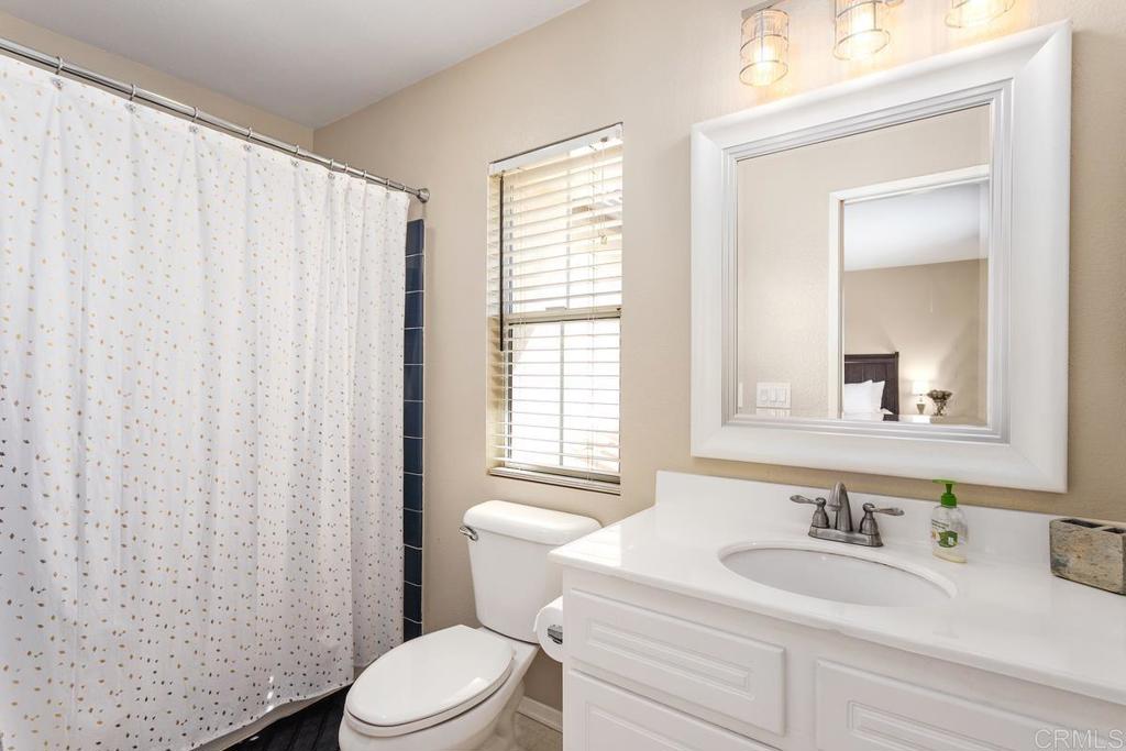 1071 Greenway Road Oceanside, CA 92057 - Photo 22 of 43