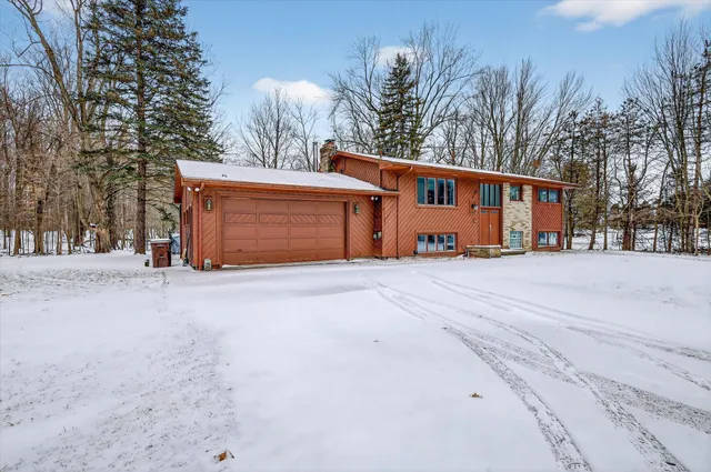 $300,000 | 1500 East Frost Road, Williamston, MI 48895