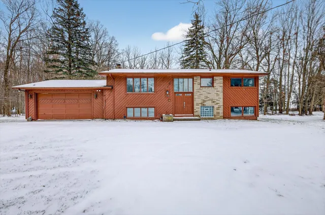 $300,000 | 1500 East Frost Road, Williamston, MI 48895