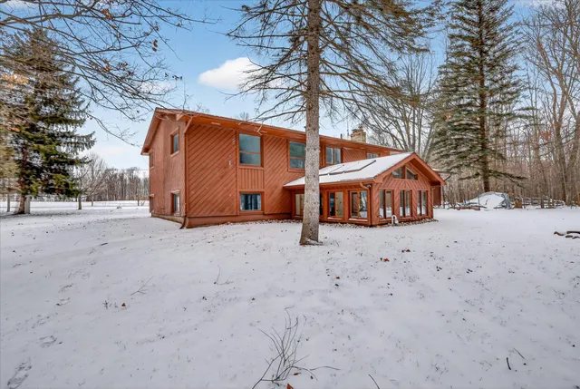 $300,000 | 1500 East Frost Road, Williamston, MI 48895