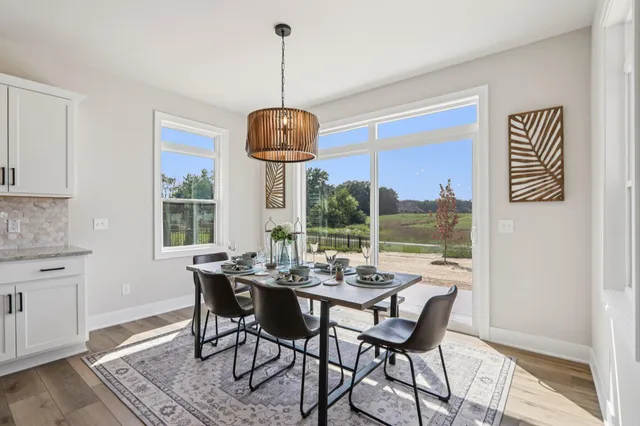 $684,900 | 322 Kiddle Lane, Union Grove, WI 53182