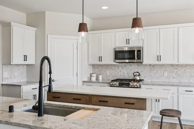 $684,900 | 322 Kiddle Lane, Union Grove, WI 53182