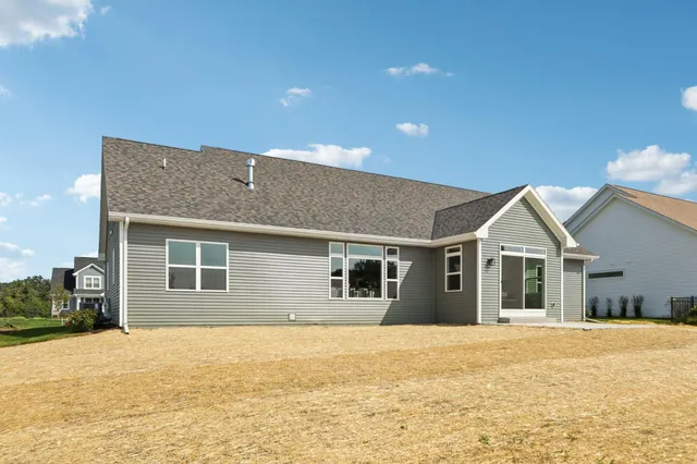 $684,900 | 322 Kiddle Lane, Union Grove, WI 53182