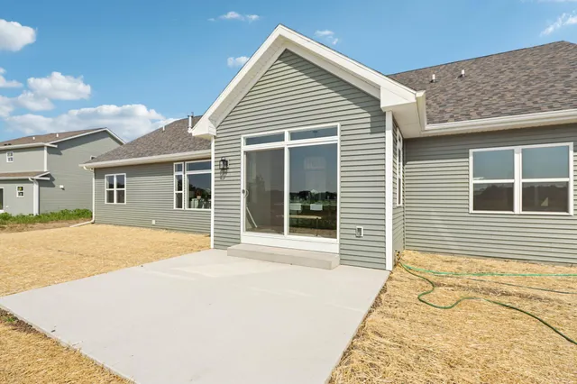 $684,900 | 322 Kiddle Lane, Union Grove, WI 53182