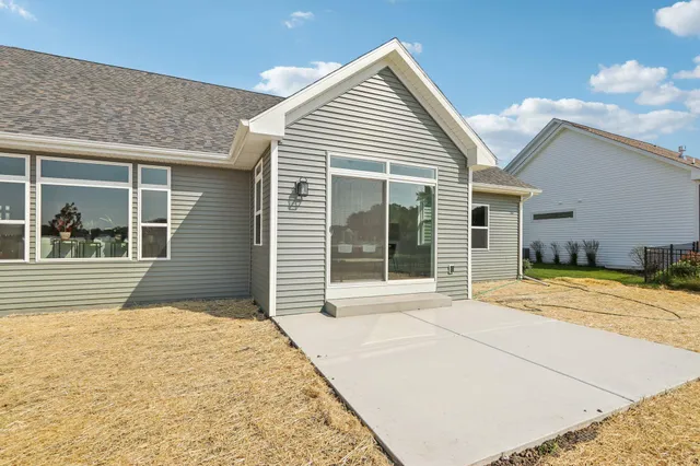 $684,900 | 322 Kiddle Lane, Union Grove, WI 53182