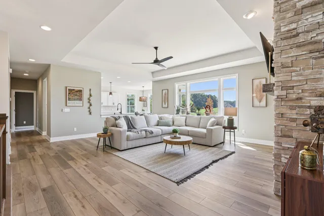 $684,900 | 322 Kiddle Lane, Union Grove, WI 53182