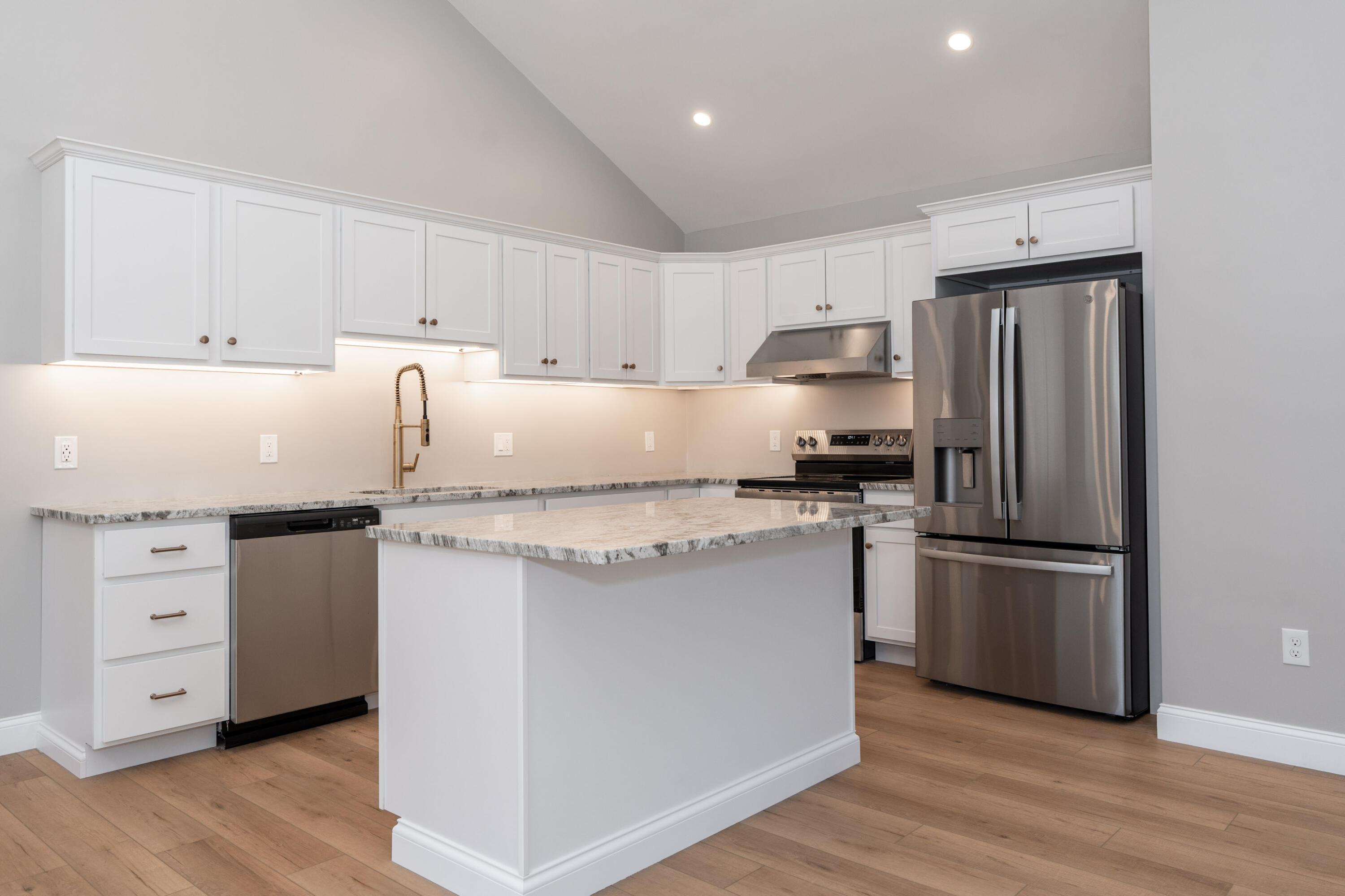 1 Daybreak Lane, Unit 1 Windham, ME 04062 - Photo 5 of 14 Cove.at.Highland.9-14-25-4