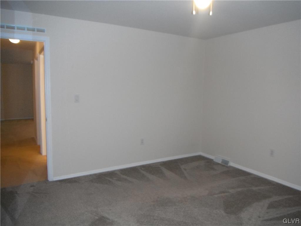 39 Abbey Road Easton, PA 18040 - Photo 14 of 22 Gallery Image 14