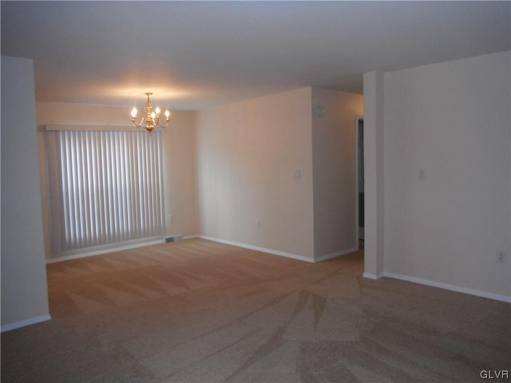 39 Abbey Road Easton, PA 18040 - Photo 8 of 22 Gallery Image 8