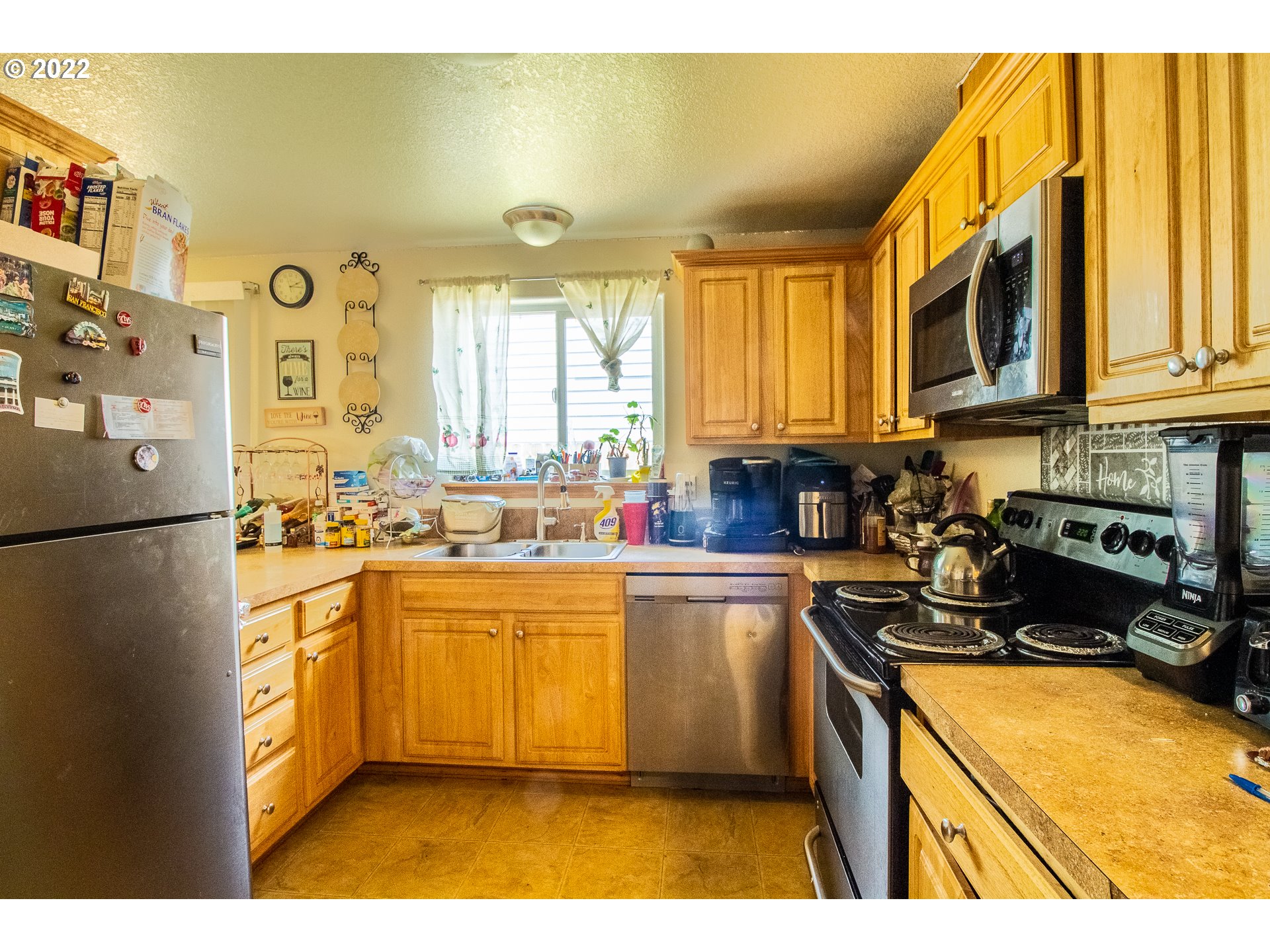 2719 Southeast 136th Place Portland, OR 97236 - Photo 8 of 16