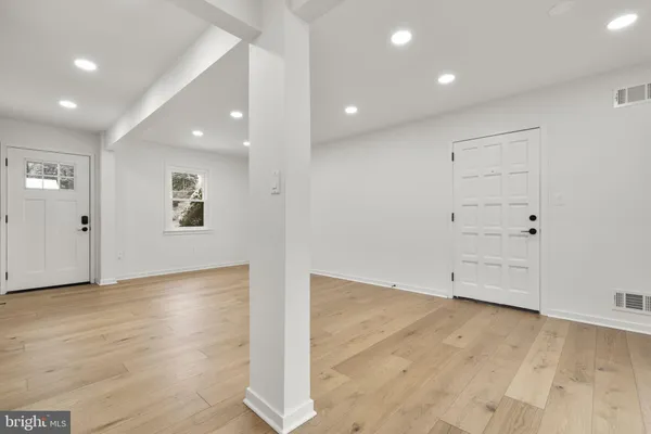 $6,200 | 2339 North Powhatan Street, Arlington, VA 22205