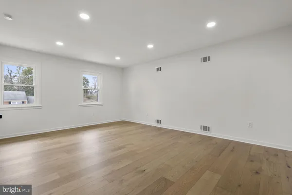 $6,200 | 2339 North Powhatan Street, Arlington, VA 22205